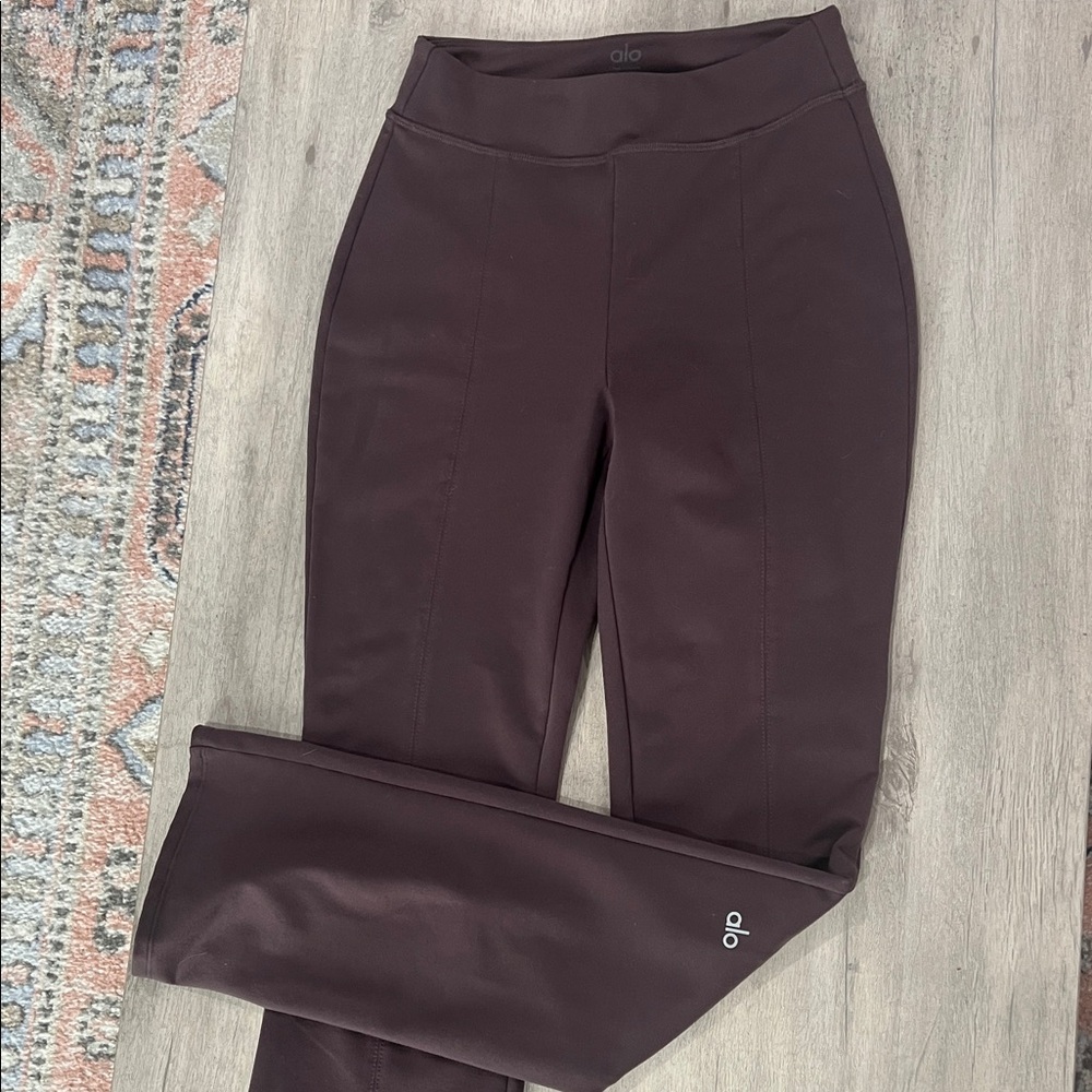 ALO Yoga plum bootcut leggings w/ slit